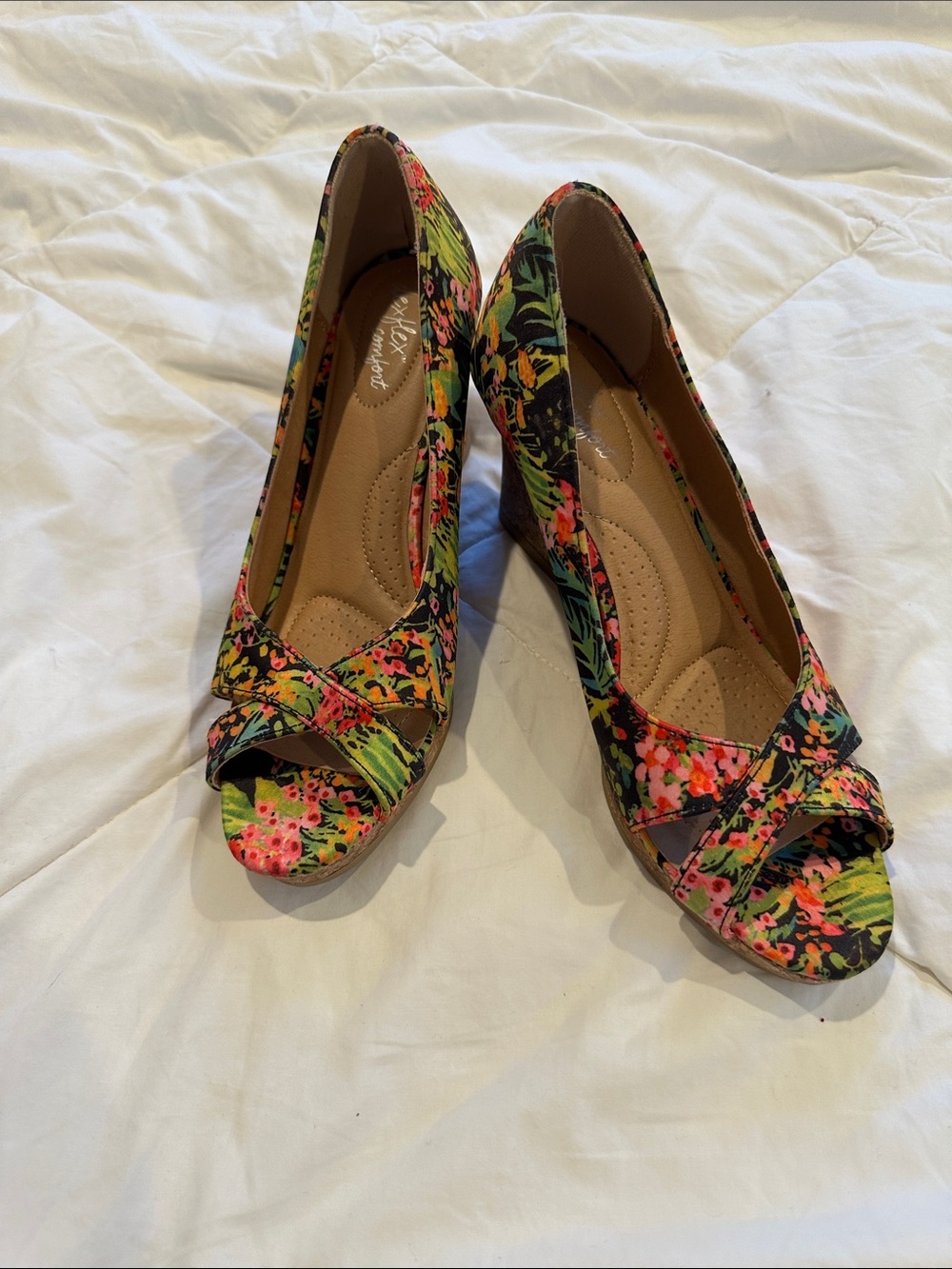 dexflex comfort Floral Open-Toe Wedge Heels in Black, Green, Pink 7 Narrow